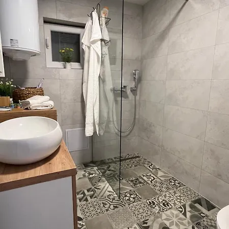 Lalica Apartman *