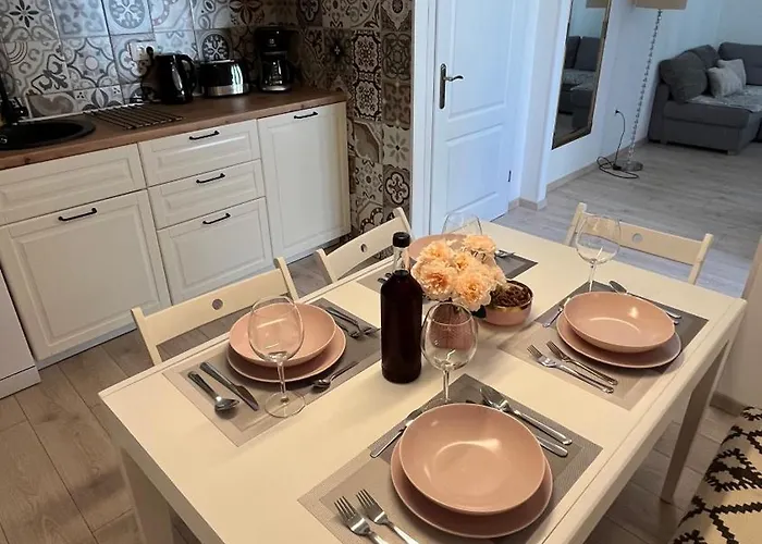 Apartament Lalica *