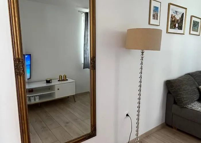 Apartament Lalica *